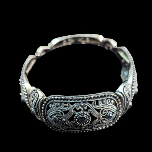 Vintage Ornate Silver-Tone Stretch Bracelet With Intricate Black Stone Accents - - Picture 7 of 7